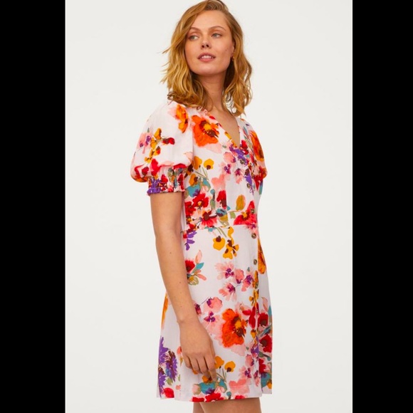 H&M Dresses & Skirts - H&M Floral Print Puff Sleeve Mini Dress